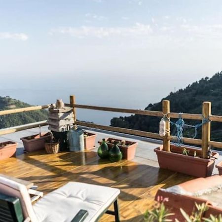 La Finestra Sul Mare A Drignana Villa Vernazza Luaran gambar