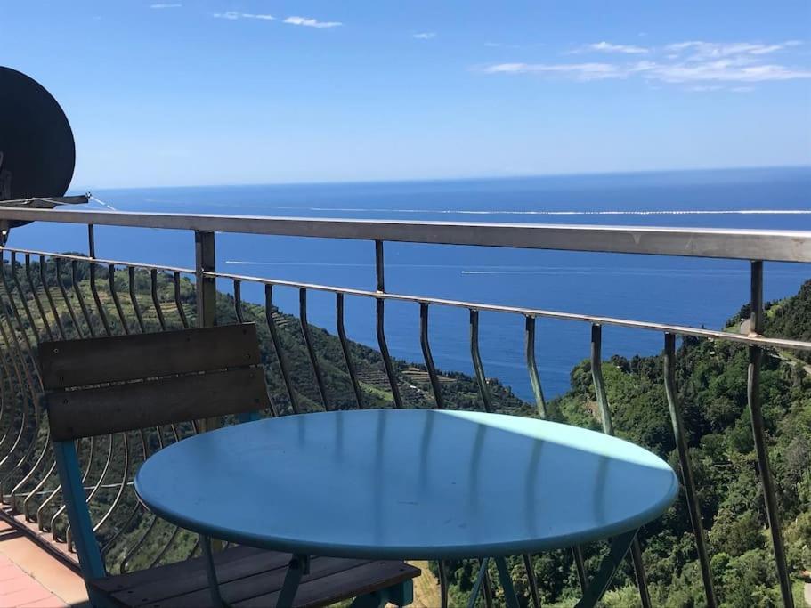 La Finestra Sul Mare A Drignana Villa Vernazza Luaran gambar