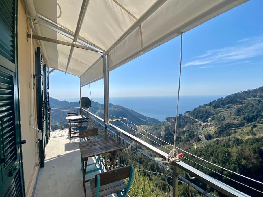 La Finestra Sul Mare A Drignana Villa Vernazza Luaran gambar